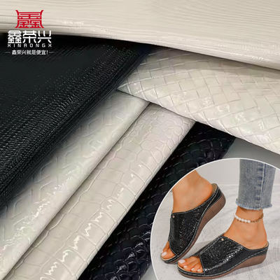 PVC 합성 가죽 전화 케이스 가구 공예품 반짝이는 빛나는 엠보스 스타일 뻗기 기능으로 소파에 대한 방수 배열