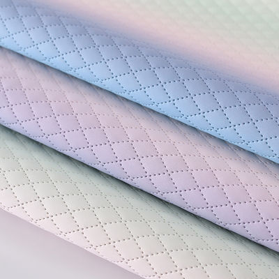 엠보스 된 핸드백 PU 가죽 직물 성질 그라디언트 레인보우 다이아몬드 그리드