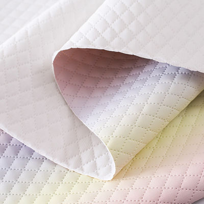 엠보스 된 핸드백 PU 가죽 직물 성질 그라디언트 레인보우 다이아몬드 그리드