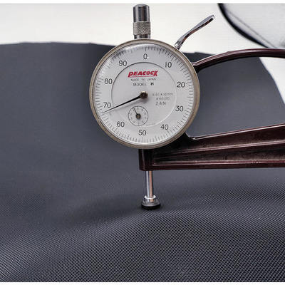 자동차 좌석 및 가구용 가죽에 사용되는 경직 저항성 PVC 가죽