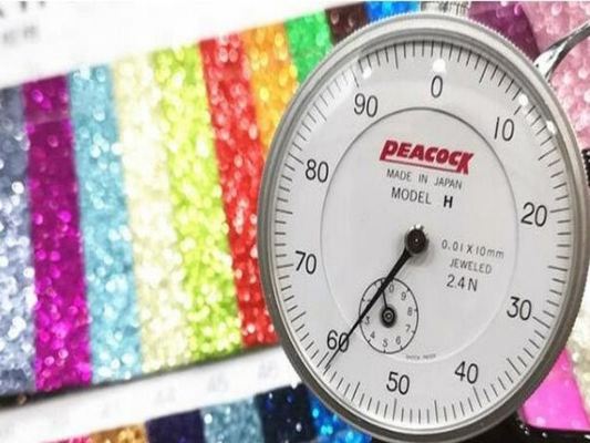 소매 PU 반짝이는 파우더 곡물 합성 가죽 지갑 케이스 신발 노트북 가죽 직물