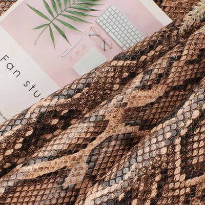 가방, 신발, 가구를 위한 24가지 색상 샘플, 0.8mm 두께, 137cm 폭의 PU 합성 가죽